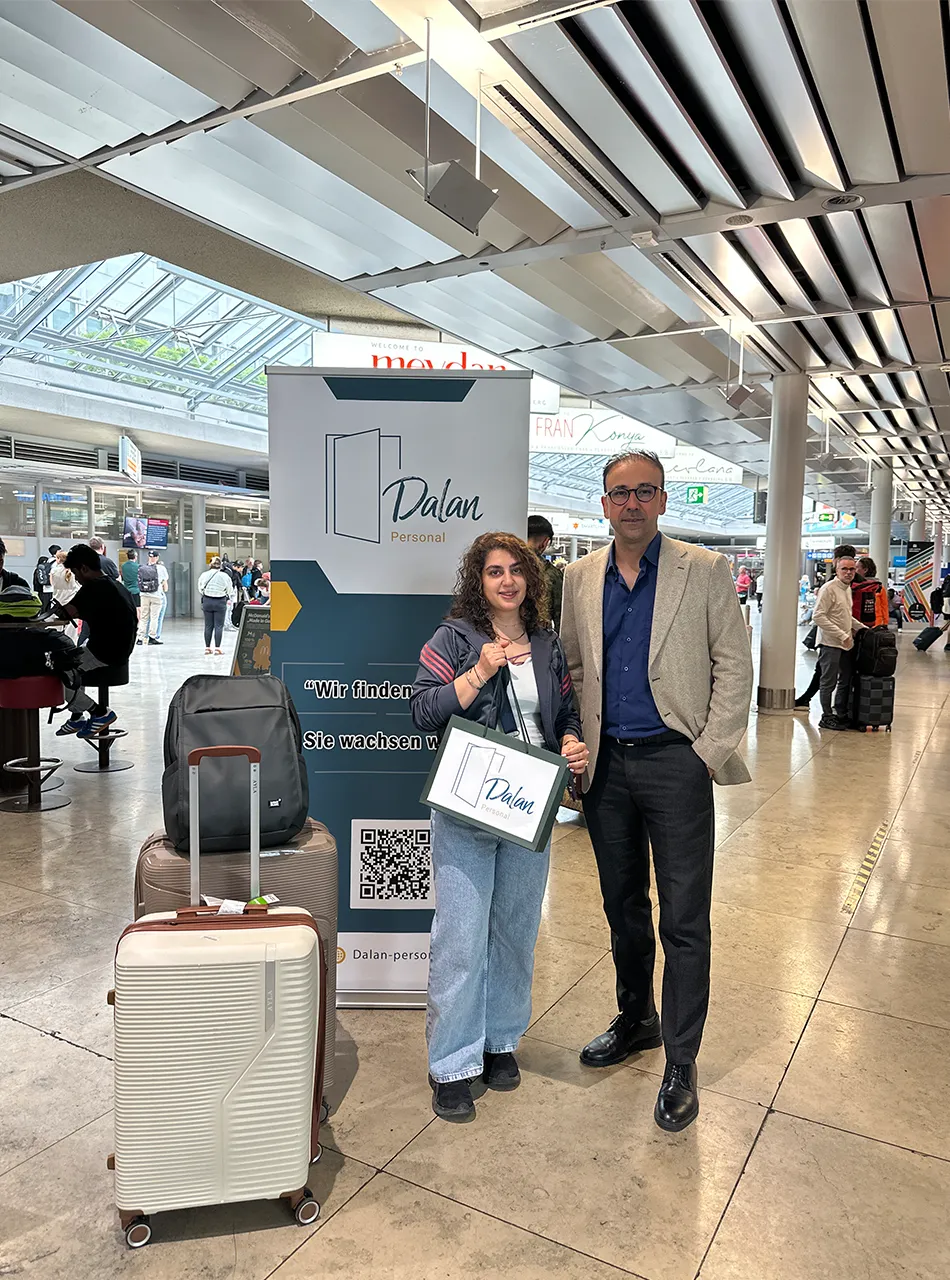 تحویل حضوری، آشنایی و اولین گام‌های آنها در آلمان - ما همیشه در کنار آنها هستیم.